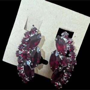 Vintage Red rhinstone clip on earrings  Estate statement dangle drop